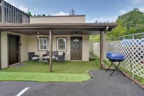 Covered Patio | Charcoal Grill (Bring Your Own Charcoal)
