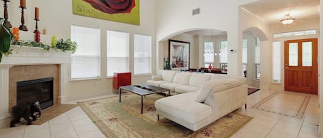Livingroom with sectional