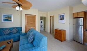 living_area_Sea-Palace-1-Room_003-720x420