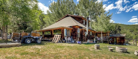 Glenwood Springs Vacation Rental | 3BR | 2BA | 2,500 Sq Ft | Steps Required