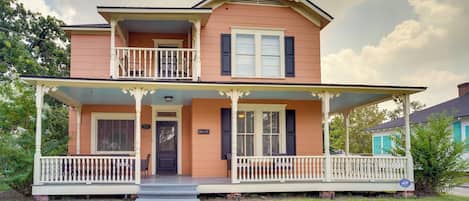 Lake Charles Vacation Rental | 3BR | 2BA | 2,000 Sq Ft | Stairs Required