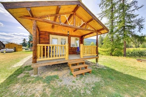 1-Story Cabin | Self Check-In | Mountain Views