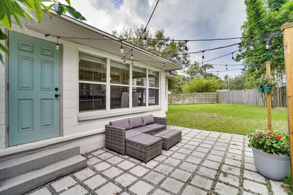 Orlando Vacation Rental | 2BR | 2BA | 977 Sq Ft | Steps Required to Enter