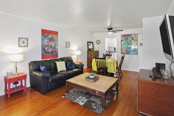 Long Beach Vacation Rental | 2BR | 1BA | 800 Sq Ft | Stairs Required