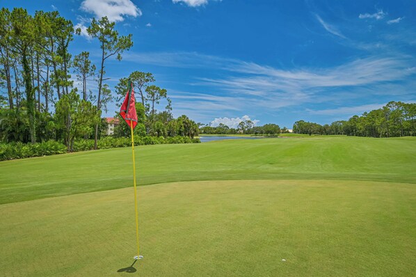 CSCG303 - Located in Countryside Golf & Country Club, this tropical 2 bed / 2 bath condo overlooks the golf course