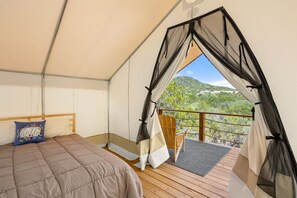 Wake up to amazing Hill Country Views woth your heated blankets