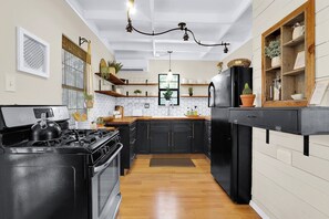 Spacious kitchen with gorgeous finishes