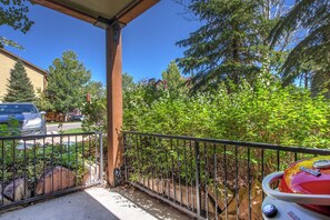 Vacation Rentals in Park City at Bear Hollow Lodges 4201: Private balcony with electric BBQ