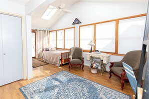 Sun Room & Daybed