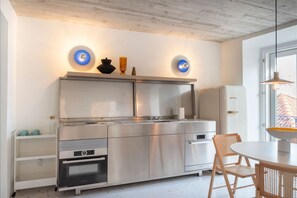 For those who enjoy culinary adventures, the fully equipped kitchenette awaits your creativity #homecooking #innerchef #portugal #pt #lisbon