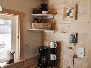 Tiny House Vacation Rental - Farmington NM - Vista Retreat - Coffee Bar