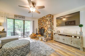 1st-Floor Condo | Central Heating & A/C | 19 Mi to Dollywood