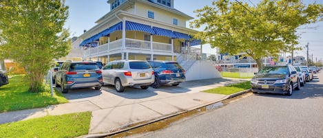 Wildwood Vacation Rental | 7BR | 3BA | 3,000 Sq Ft | Stairs Required