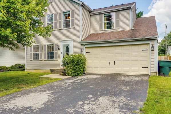 Columbus Vacation Rental | 4BR | 2.5BA | 1,920 Sq Ft | Stairs Required