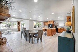 Kitchen big enough for the whole family! Think about the great meals that you can cook here!