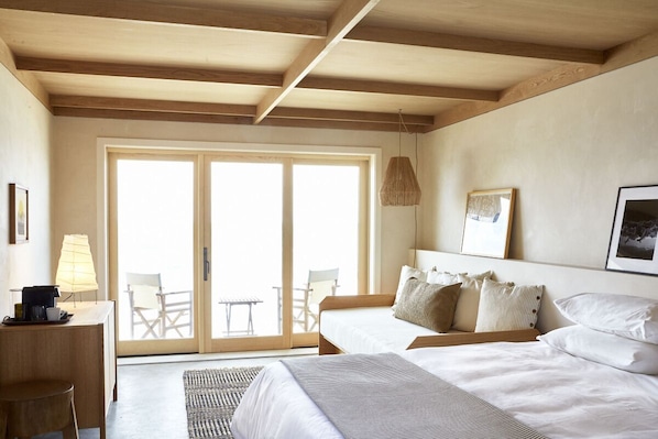 Unit with 1 King size Bed