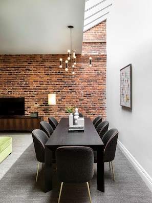 Dining Area. Exact unit will be assigned upon arrival. Views, colors, and decor may vary.
