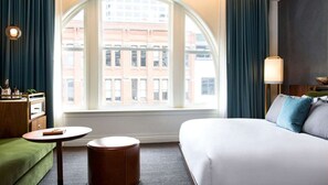 King sized bed! Exact unit will be assigned upon arrival. Views, colors and decor may vary.