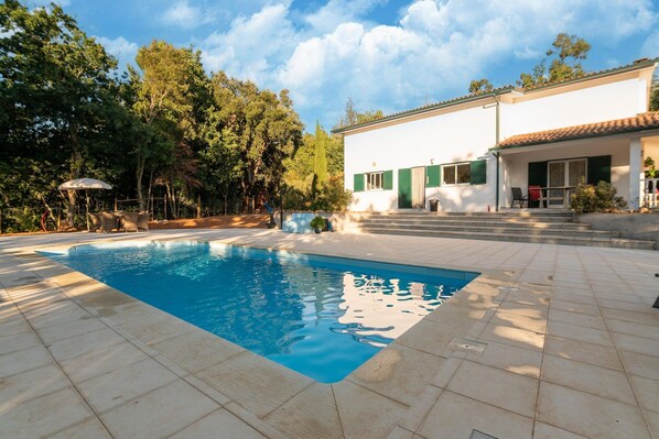 Piscine maison de vacances