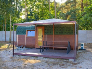 Bâtiment, Ombre, Plante, Arbre, Bois, Espace Public, Porte, Surface De La Route, Loisir, Immobilier