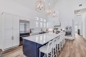 Kitchen, 2nd Floor