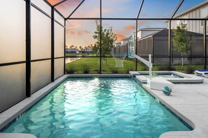 Private Pool & Patio at Twilight *Highlight*