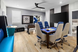 Spielezimmer