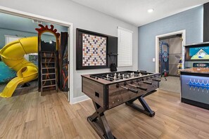 Spielezimmer