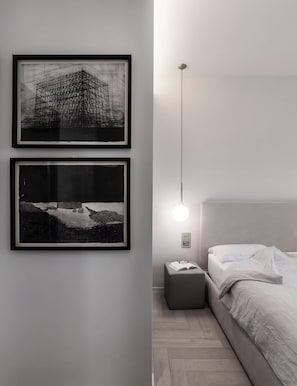 Master Bedroom - Bed size 180 x 200 cm