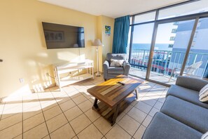 Large Family Room with Great Views of the Ocean