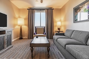 3 Club Wyndham Grand Desert 1 bedroom - living area (2).jpg