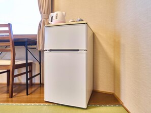 ・[Japanese-style room A] We have all the facilities to make your stay comfortable, such as a refrigerator and air purifier.