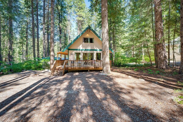 Leavenworth Vacation Rental | 1BR | 1BA | 788 Sq Ft | 5 Steps to Enter