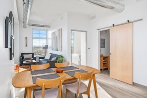 Open and inviting dining and living space 🪑🏡