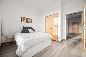 Comfortable Queen bedroom for restful nights 🛏️🌙