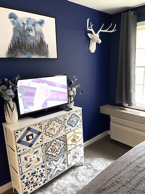 Smart TV and Modern, Comfortable Decor