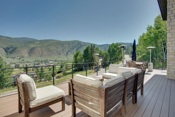 Avon Vacation Rental | 4BR | 5BA | 3,500 Sq Ft | Stairs Required