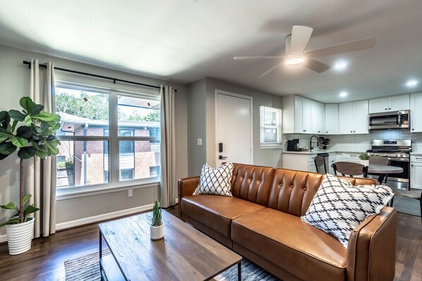 Light-filled living space with all the comforts of home
