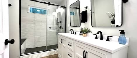 A clean and modern bathroom with all the amenities you need.