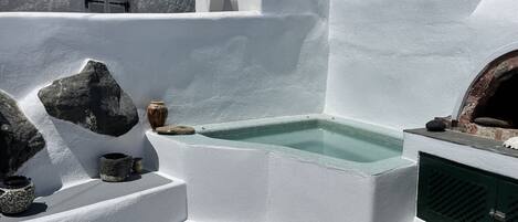 Quaint Santorini Cave Villa | 2 Bedrooms | Viletta Verte | Close to Amenities & Outdoor Hot Tub | Fira
