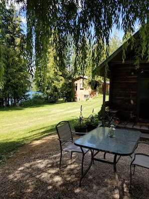 We live 250' behind the cabin. We do all we can to ensure your privacy.