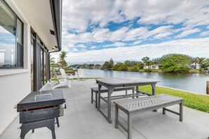 Riverfront Patio | Blackstone Grill