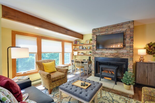 Galena Vacation Rental | 3BR | 3BA | 1,570 Sq Ft | 3 Steps to Enter