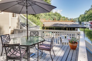 Waterfront Deck | Dining Area