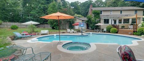 Marriottsville Vacation Rental | 4BR | 3.5BA | Steps Required | 2,950 Sq Ft