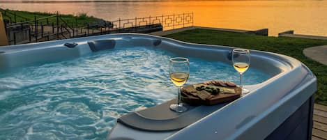 AHHmazing view of sunsets from hot tub!