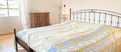 Appartement mit Balkon und Bergblick, W-Lan, ohne Kochmöglichkeit-Großes Doppelbett im Appartement