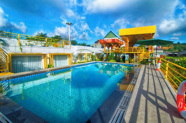 Utomhuspool