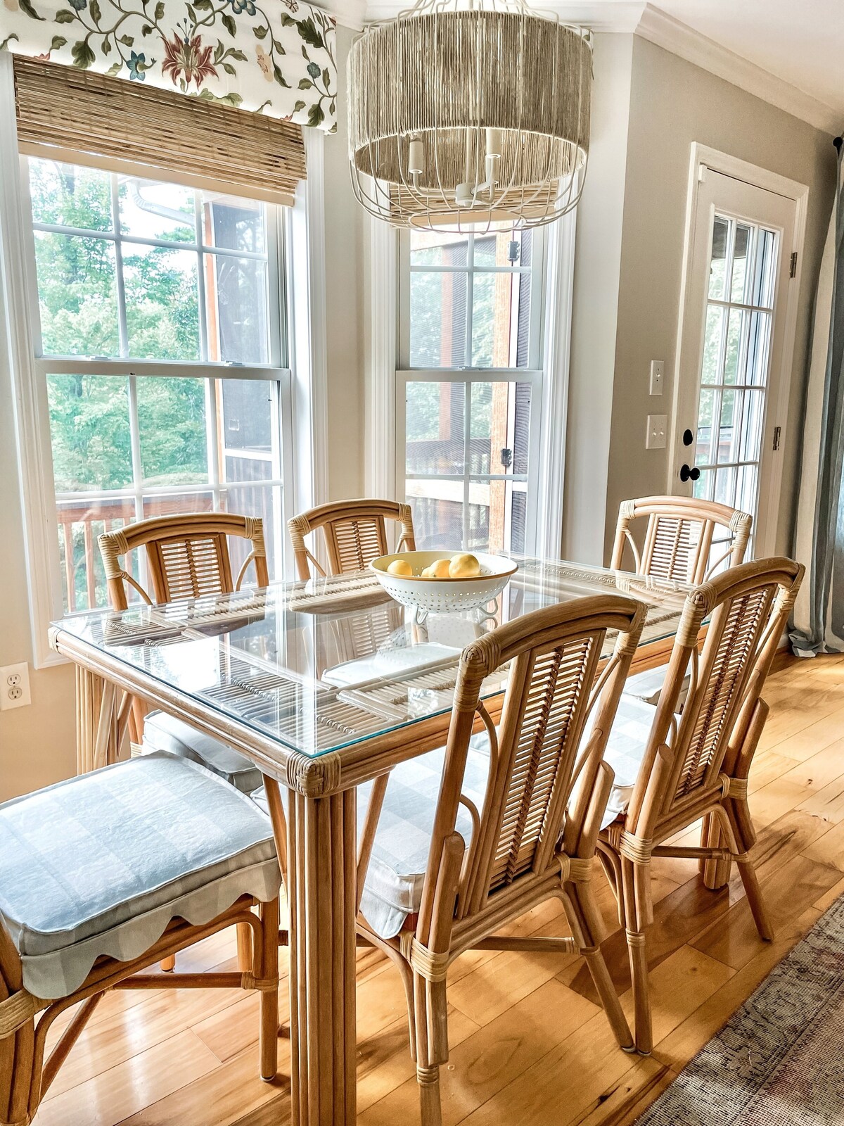 Forget your worries in this spacious and serene space