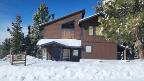 Snow covered Big Bear Cool Cabins, Big Bear Mountain Cabin